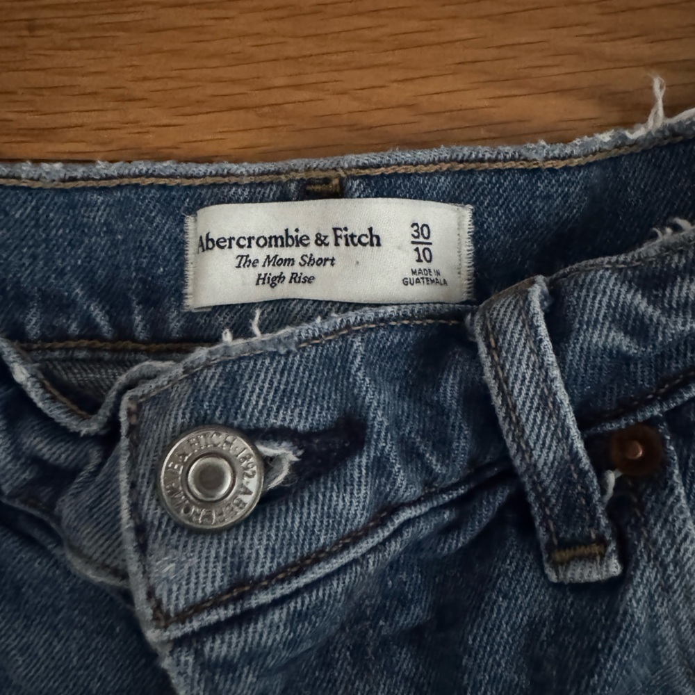 Abercrombie & Fitch Blue Jean Shorts Distressed Raw Hem - Picture 3 of 3